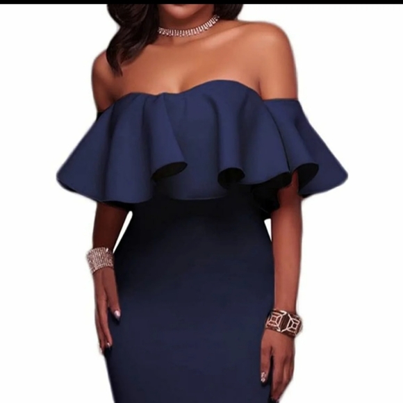 Off shoulder bodycon dress - Picture 2 of 5